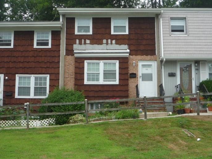 2nd image of 33 Sharon Dr