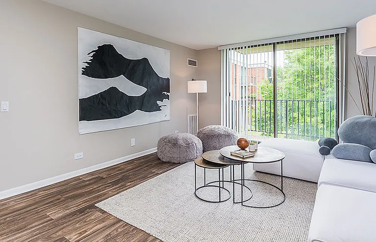 The Grove at Schaumburg Apartments — Photo 9