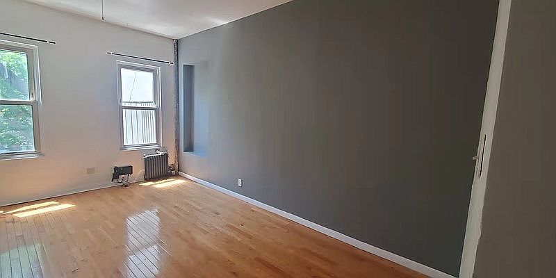 2nd image of 100 Kosciuszko St APT 2
