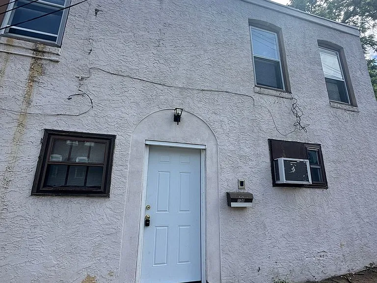134 Macdade Blvd — Photo 18