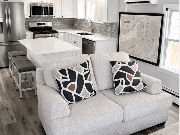 3rd image of 9 Wood Avenue