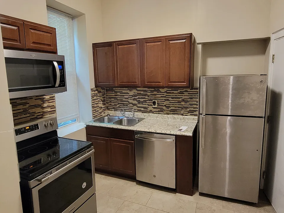 714 Cedar Ave #2