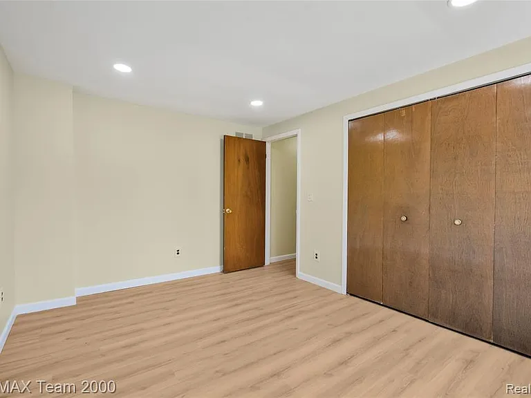 2053 Brookfield St — Photo 27