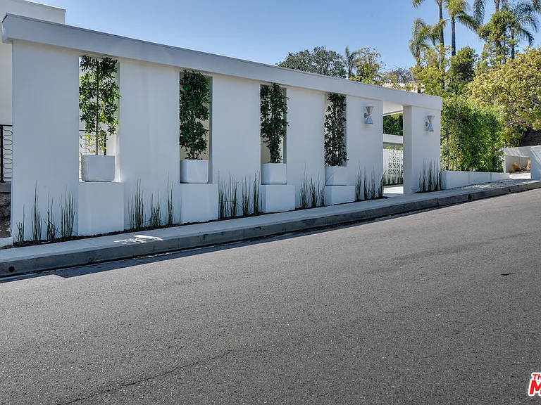 8908 Alto Cedro Dr — Photo 38
