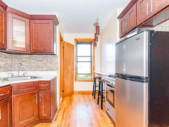 2nd image of 134 Boerum St #C2f