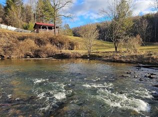 1271 Creekview Dr, Galax, VA 24333