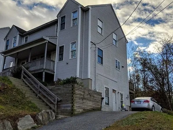 6 Wigwam Hill Dr, Worcester, MA 01605