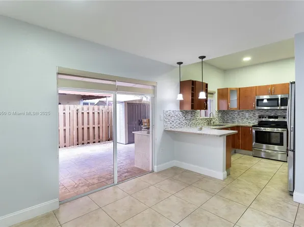 18038 NW 74th Ct, Hialeah, FL 33015