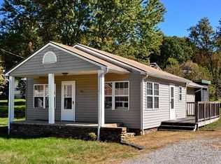 96 Maxwell St, Waynesville, NC 28786