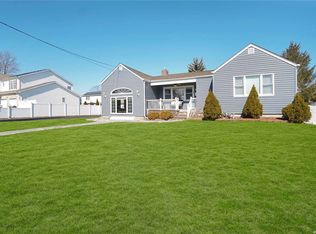 1526 10th St, West Babylon, NY 11704