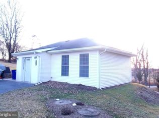 1845 Woodberry Rd, York, PA 17408