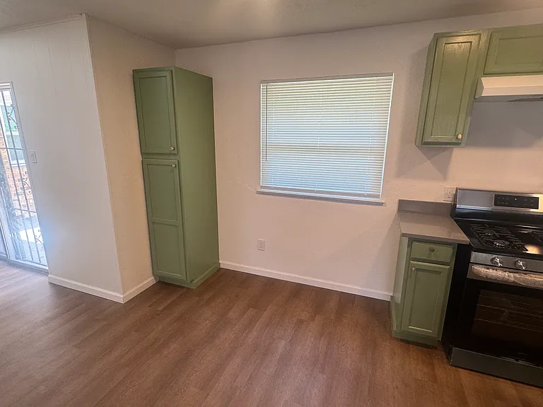 5637 Comer Dr — Photo 12