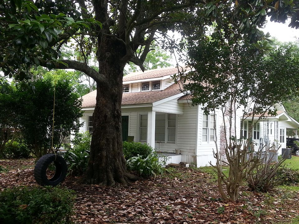 2nd image of 10438 Freeland Ave