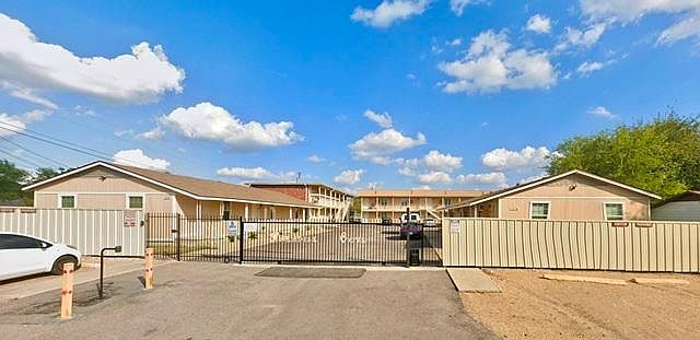 1st image of 1204 Bundrant Dr #B