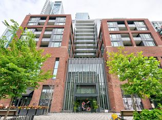 425 Wellington St W #912, Toronto, ON M5V 1B6