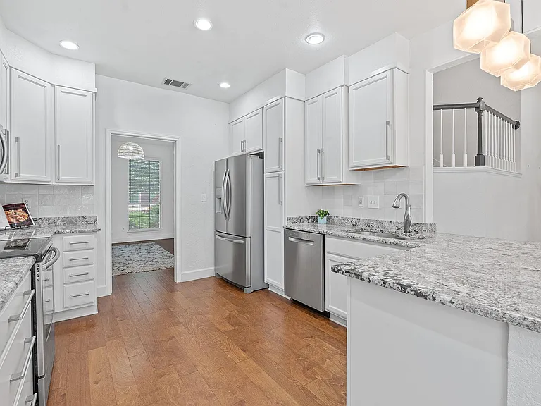 222 Primrose Dr — Photo 11