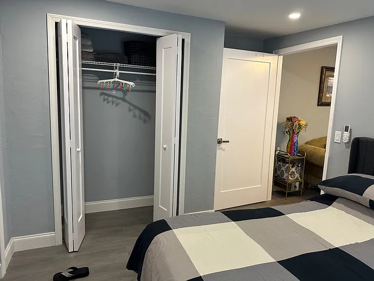 493 Castle Dr #B — Photo 1