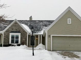 2404 Leslie Ln, Waukesha, WI 53189