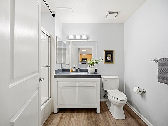 5th image of 655 12th St APT 209