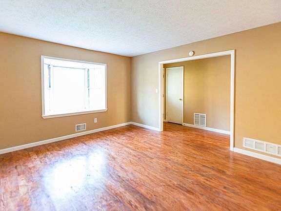 3rd image of 6173 Hickory Dr