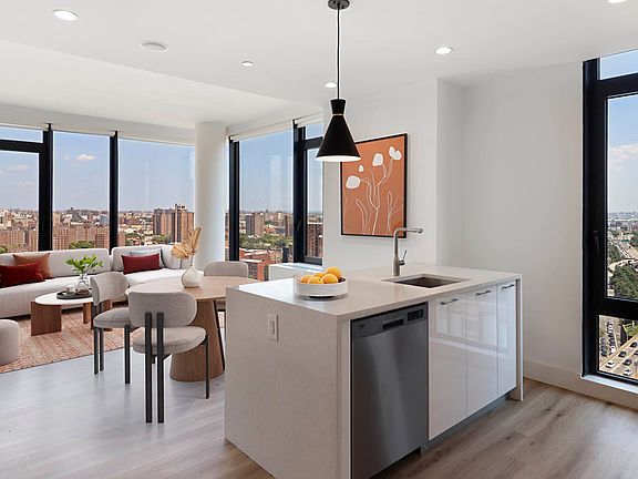 4th image of 224 E 135th St #1901