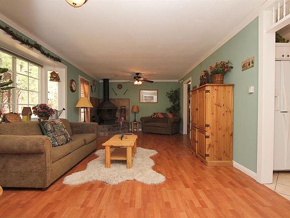 3rd image of 220 E Sherwood Blvd
