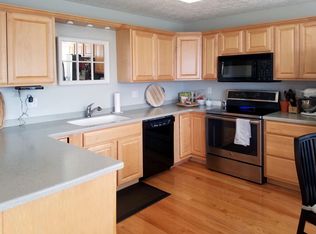 23008 Roberts Run #92, Bay Village, OH 44140