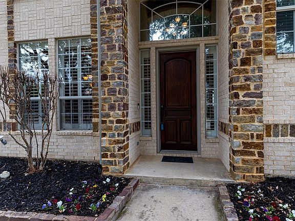 3rd image of 8112 Thornwood Dr