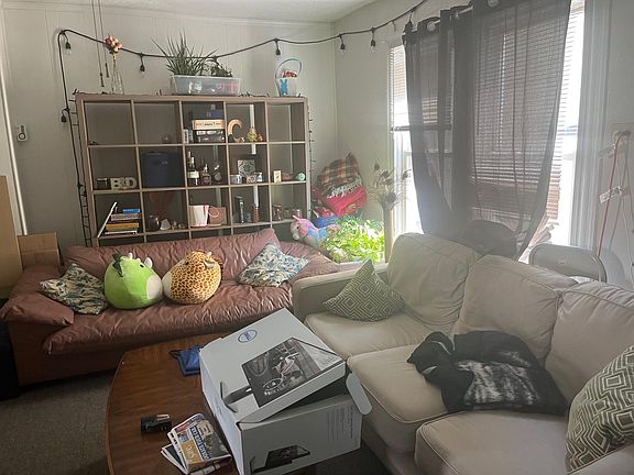 5th image of 1978 E 120th St #1