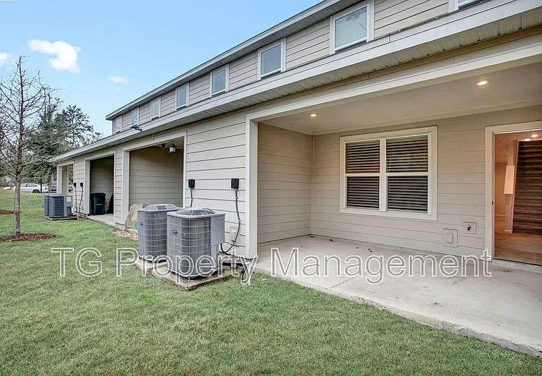 5958 Creekside Crossing Dr — Photo 19