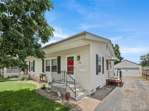 126 E 2nd St, Roxana, IL 62084