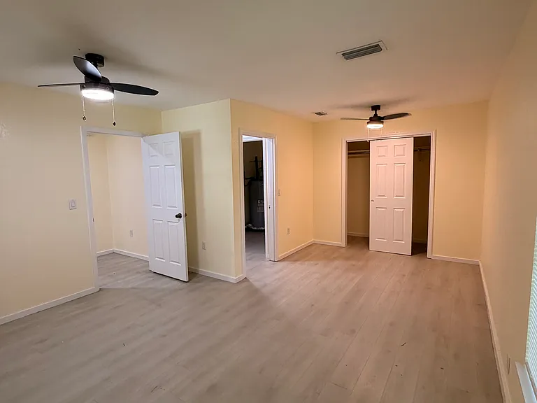 305 W Country Club Dr — Photo 11