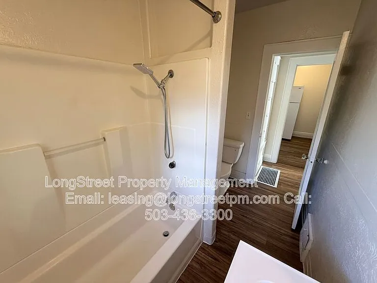 588 Knapps Pl NE — Photo 16