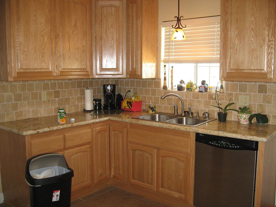 GRANITE & STAINLESS APPLIANCES