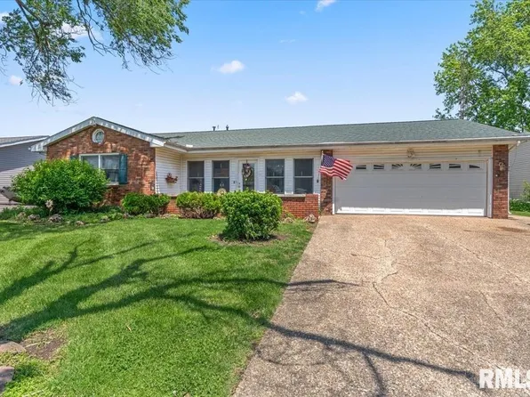 1208 Pine Ln, Auburn, IL 62615
