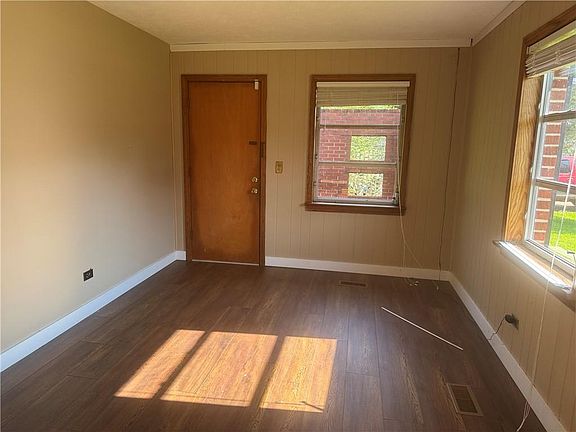 5th image of 209 Harrell Ave