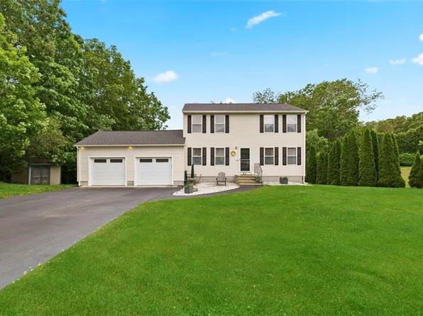 64 Mockingbird Dr, North Kingstown, RI 02852