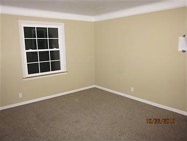3rd image of 9211 Morton Ave