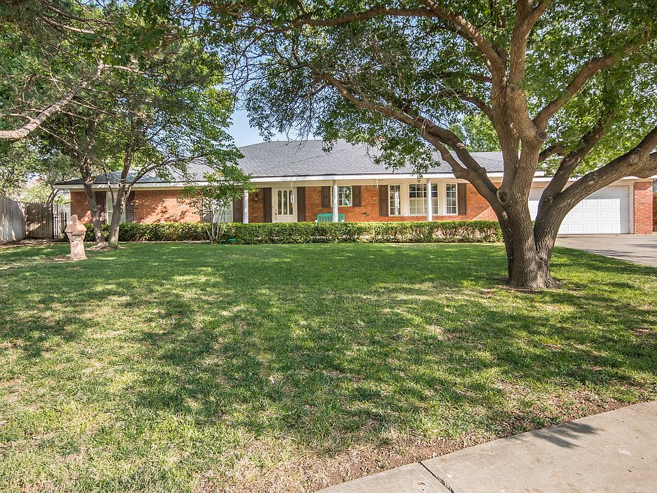 1st image of 115 Pecan St