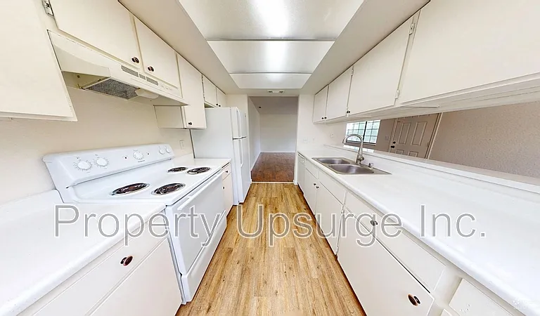 1233 Bundy Ct #6 — Photo 2
