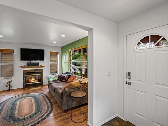 5th image of 36 E Dooley Ln