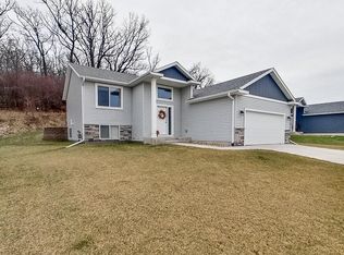 6652 Clarkia Dr NW, Rochester, MN 55901