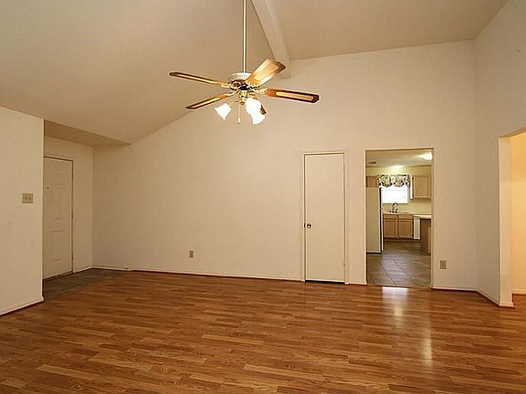 5th image of 7834 Yellow Pine Dr