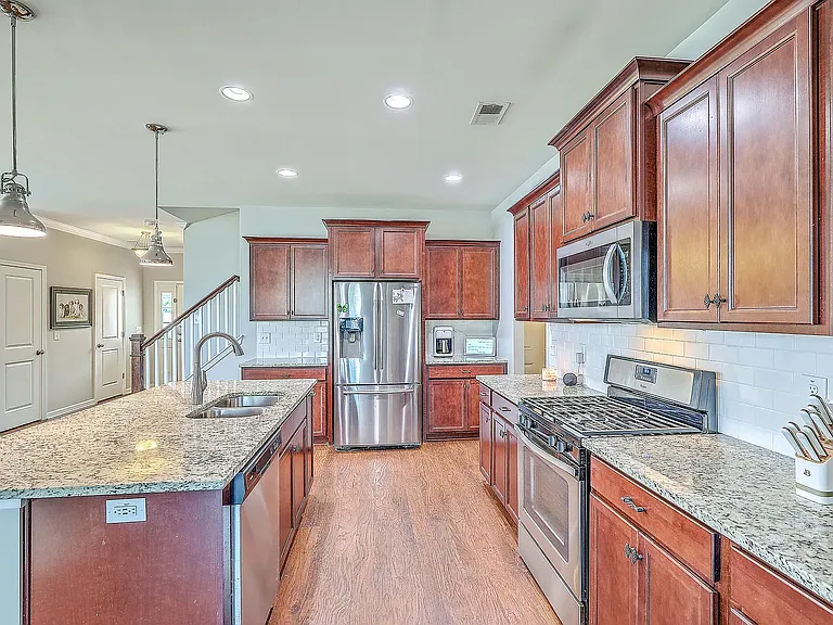 508 Alderly Dr — Photo 5