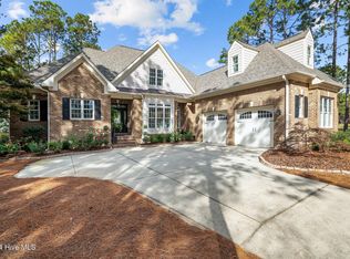 2 Augusta Dr, Southern Pines, NC 28387