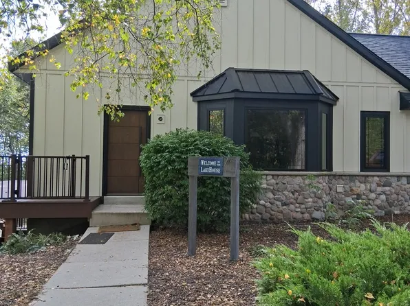 (undisclosed Address), Port Washington, WI 53074