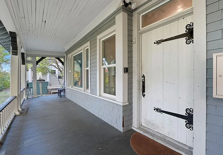 615 W 6th Ave #A — Photo 4