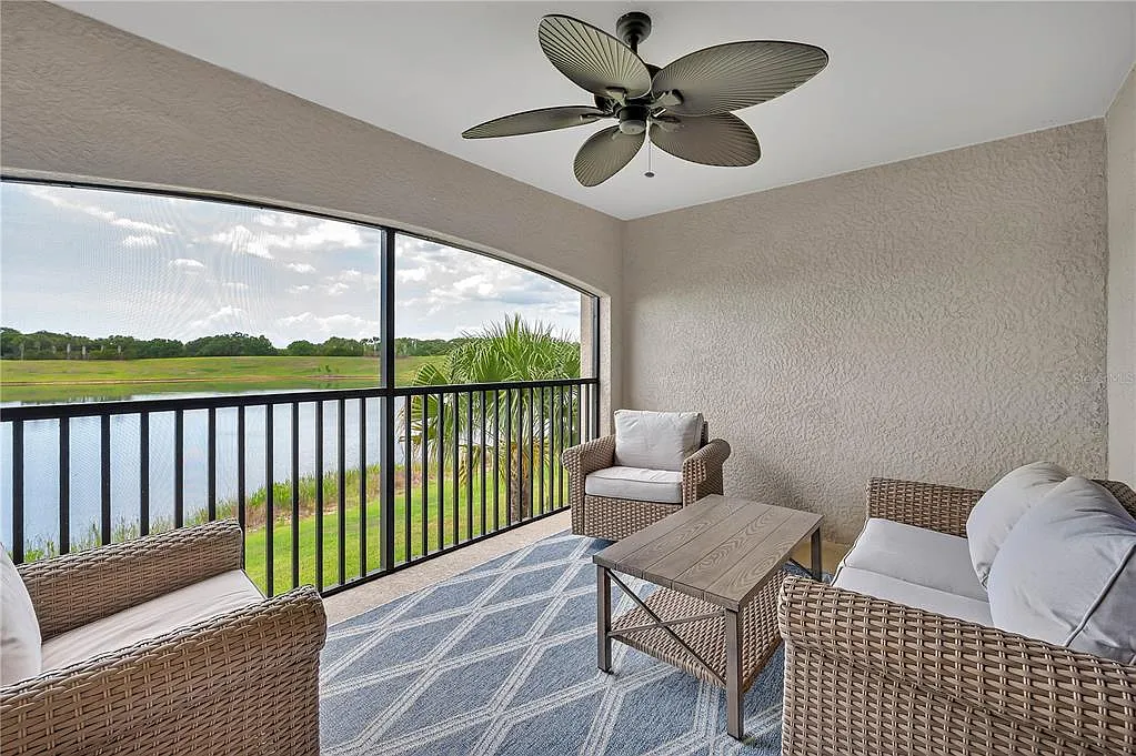 2 bed, 2.0 bath, 1569 sqft, $2,200 — Photo 1