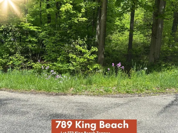 789 King Beach Dr, Howard, OH 43028