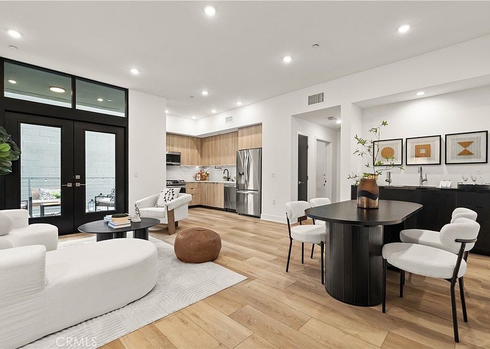 1st image of 178 S Euclid Ave #105